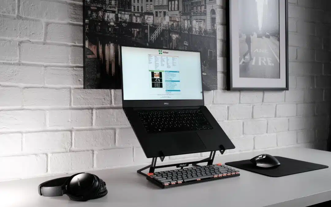 Is Hot Desk Coworking Space UK a Better Choice Than a Dedicated Desk?